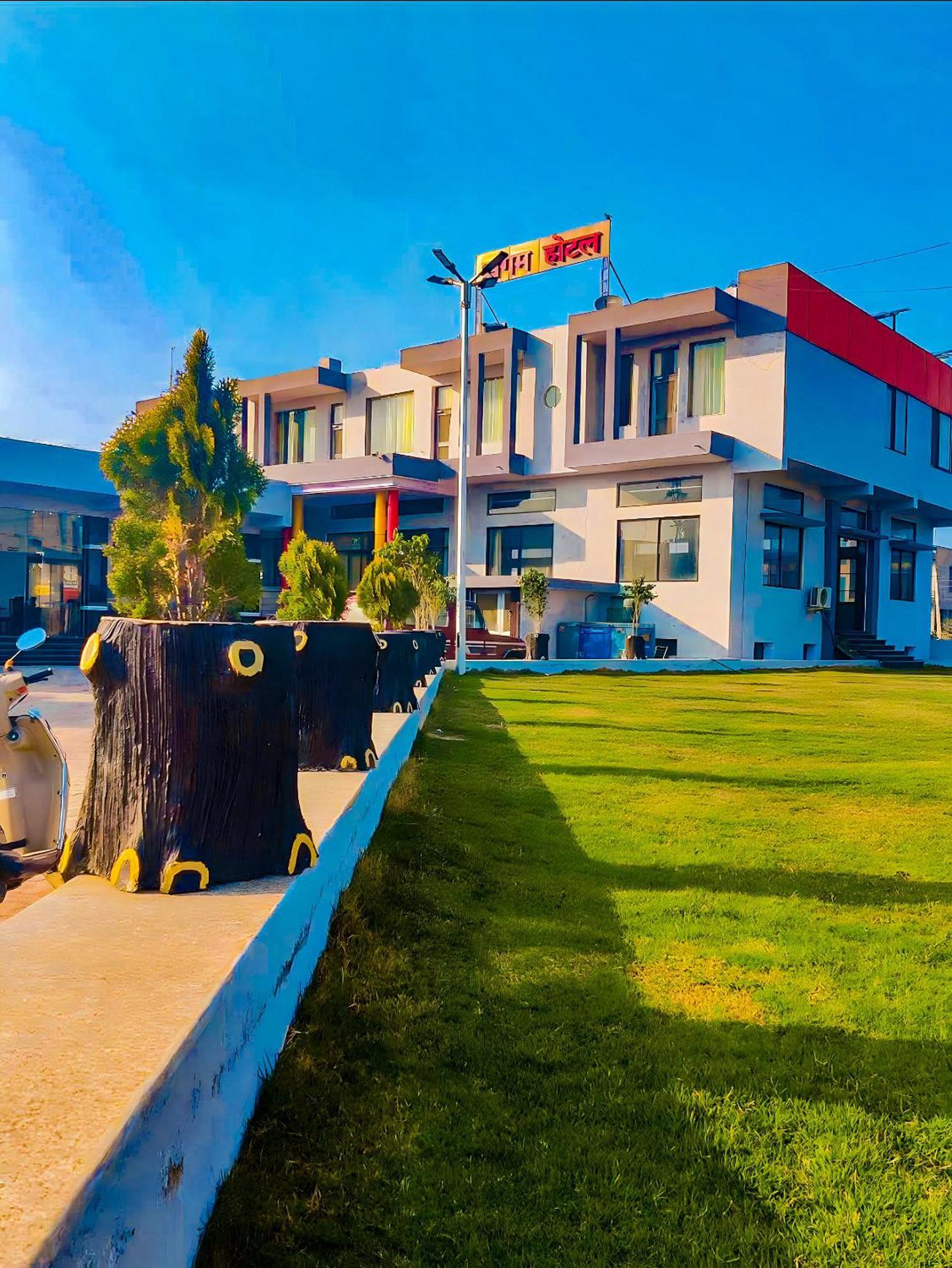 Sangam Hotel Chirawa 外观 照片